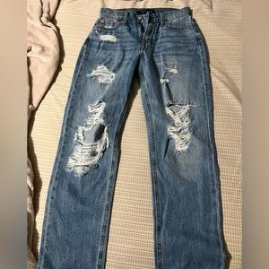 mom jeans , aeropostale , size 3 blue washed ripped